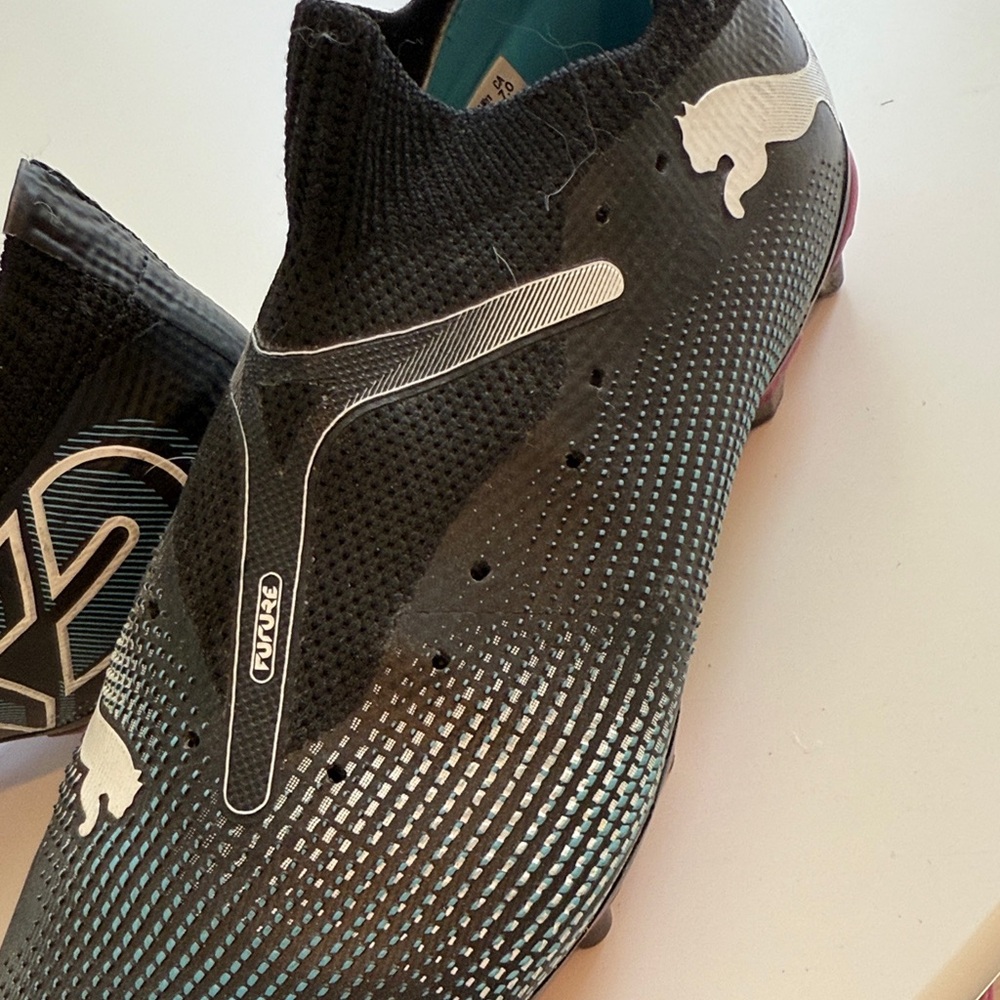 Puma Black and White Soccer Cleats- women's size 7 - Picture 7 of 9